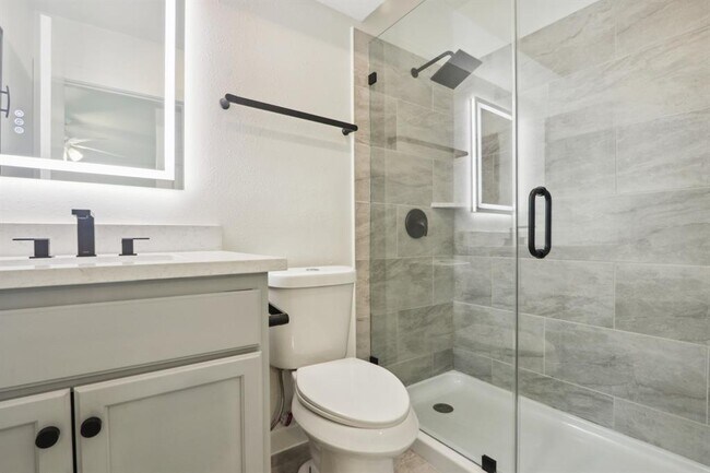 Building Photo - 9807 Kendal Dr