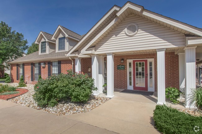 Leasing Office Front - The Ridge of Haysville