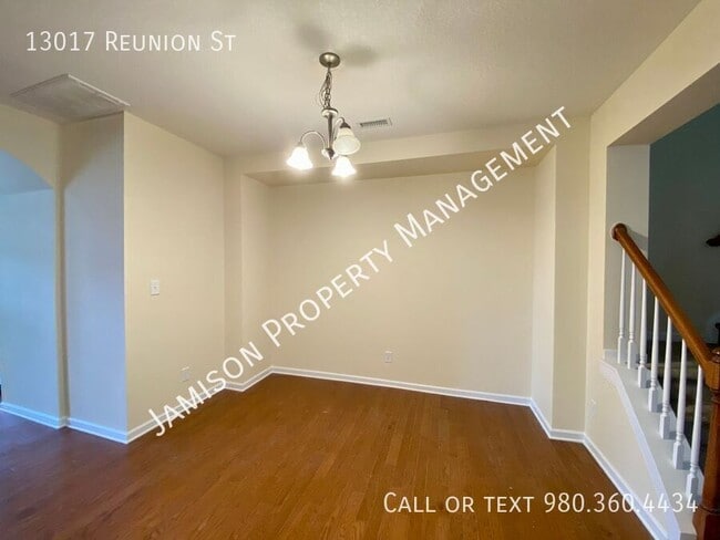 Building Photo - 13017 Reunion St