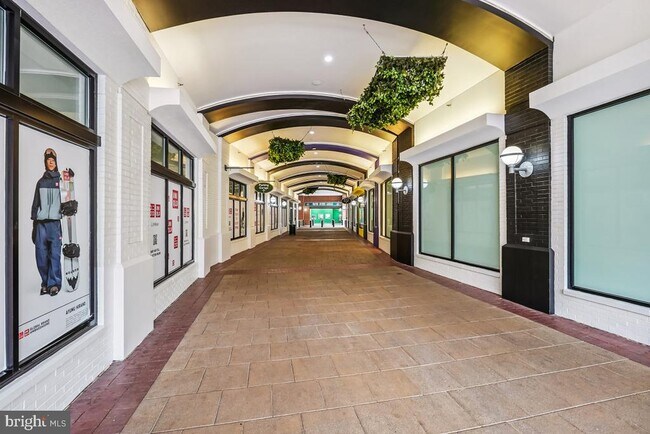 Building Photo - 7607 Eastern Ave NW