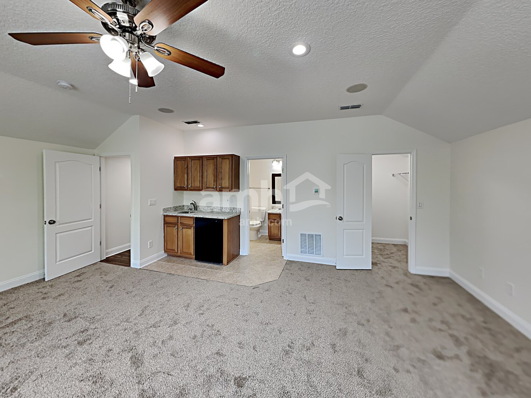 Building Photo - 604 Battersea Dr