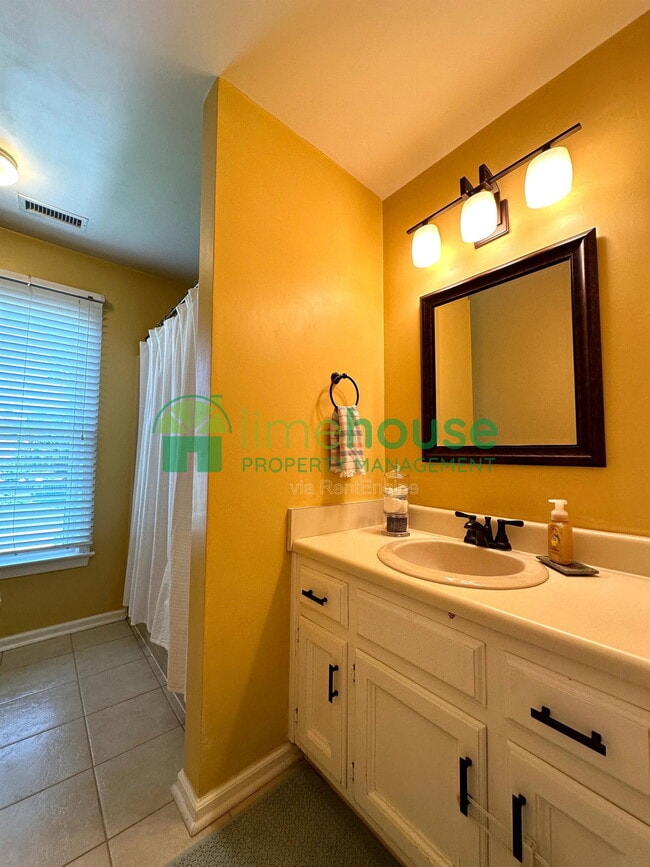 Building Photo - 1149 Birks Ln