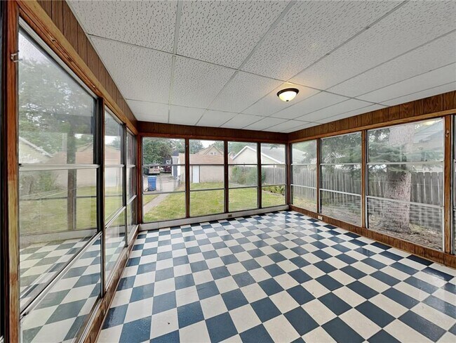 Building Photo - 3551 N Knox Ave