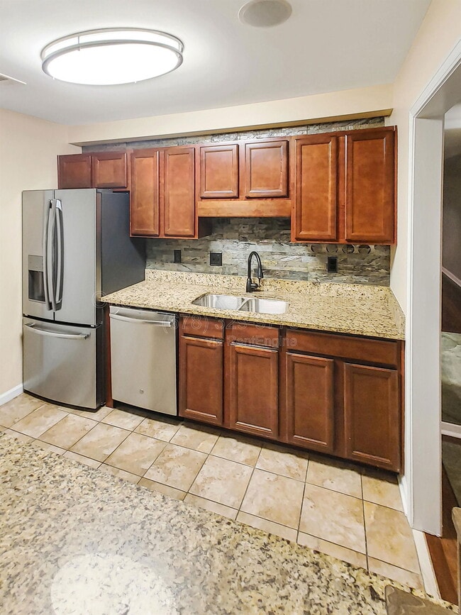 Building Photo - 401 Augusta Dr