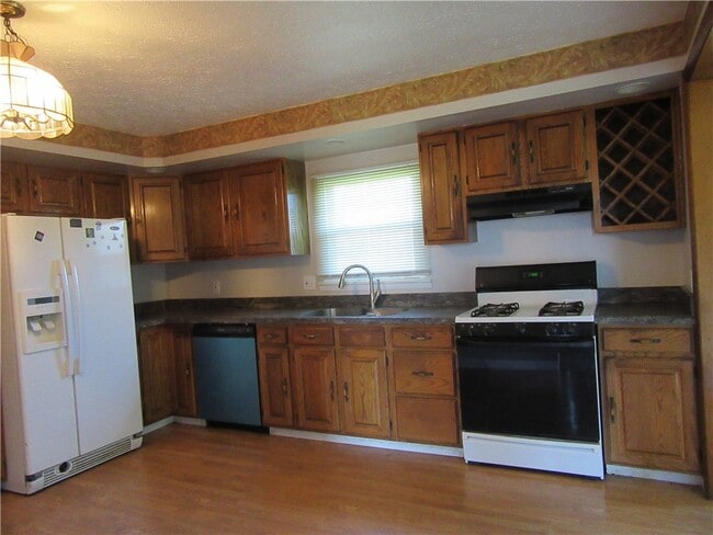 Building Photo - 212 Vollmer Pkwy