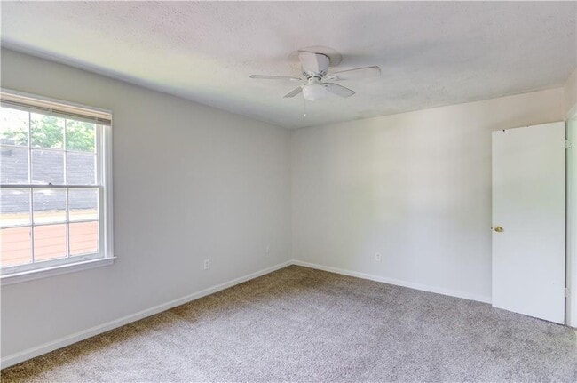 Building Photo - 4647 Candlewyck Way