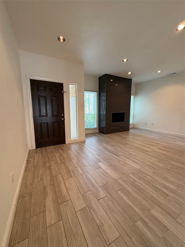Building Photo - 12625 Memorial Dr