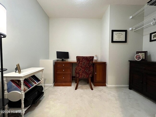 Building Photo - 100 Bridle Path Cir