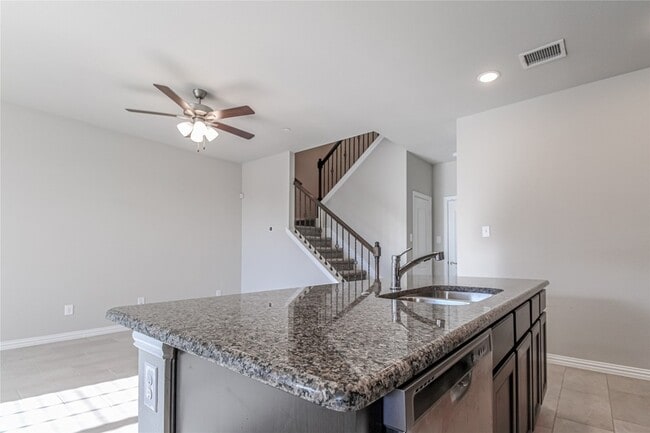 Building Photo - 2328 Greystone Dr