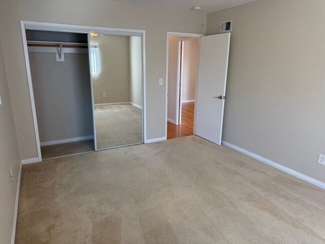 Building Photo - 1514 Chalcedony-