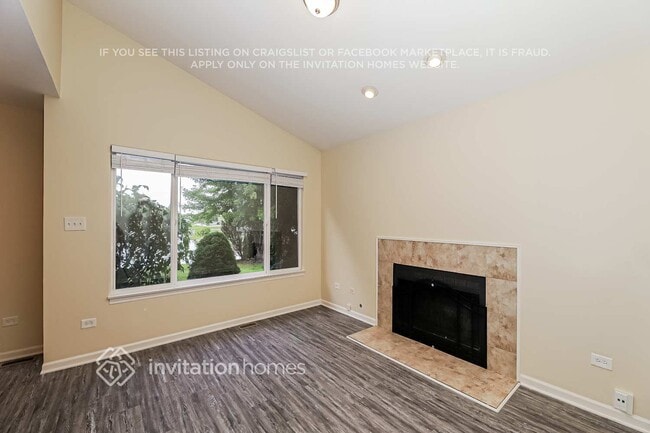 Building Photo - 6801 Desert Dr
