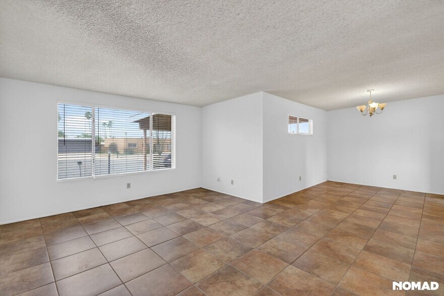 Building Photo - 938 N Larry Pl