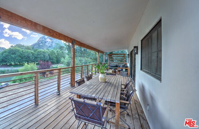 Building Photo - 2310 Laguna Cir Dr