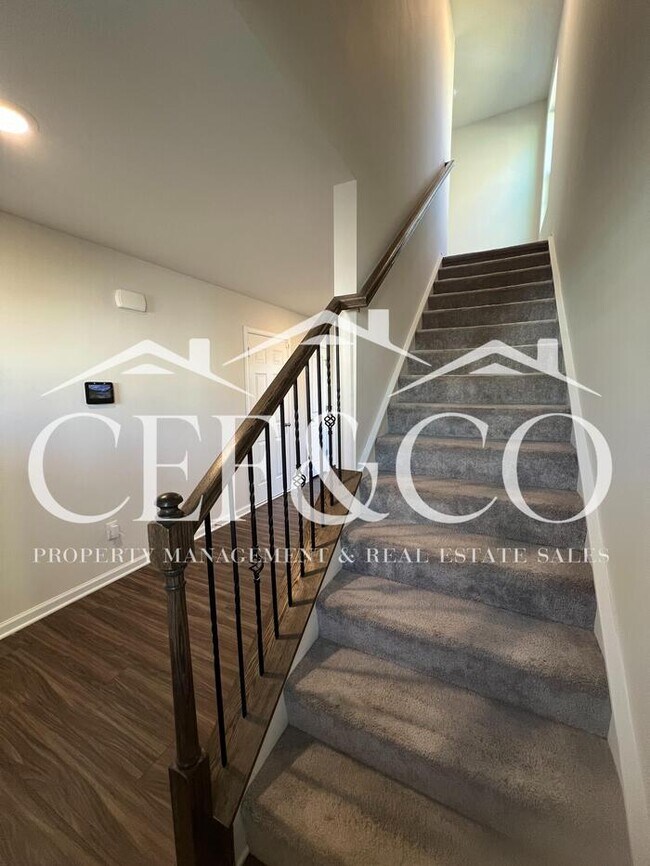 Building Photo - Spacious 5-Bedroom Home with Loft, 2-Car Garage & Neighborhood Amenities