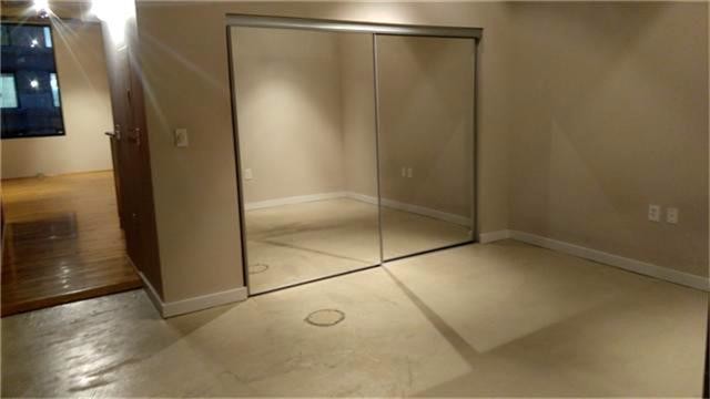 Building Photo - 705 Main St