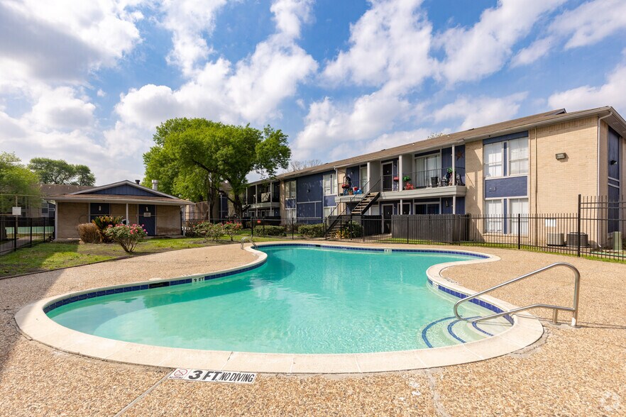 Pine Creek 470 Maxey Rd Houston TX 77013 Apartment Finder