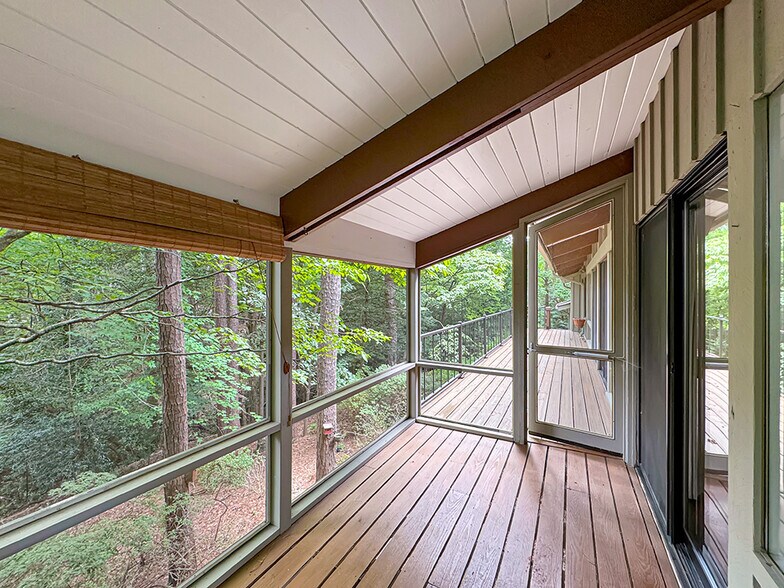 Building Photo - 609 Indian Springs Ct