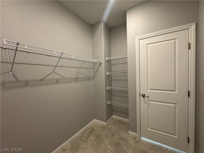 Building Photo - 7490 Lush Oasis Ave.