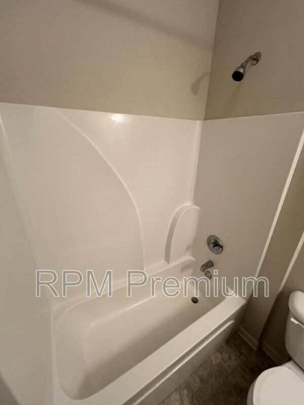 Building Photo - 8614 Forestwood Ave