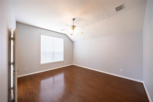 Building Photo - 2709 Lake Ridge Dr