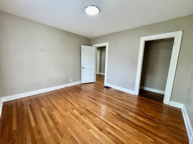 Building Photo - 6 Bedroom in Richmond Near EKU!