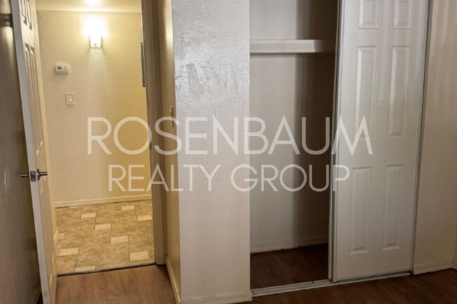 Building Photo - Charming 1-bedroom, 1-bath apartment in a ...