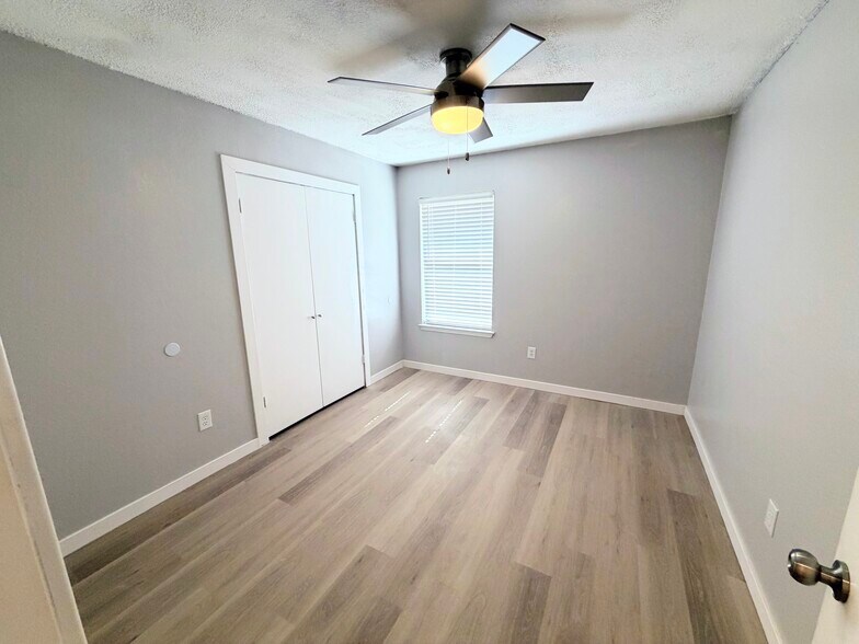 Room 1 - 7501 April Ln
