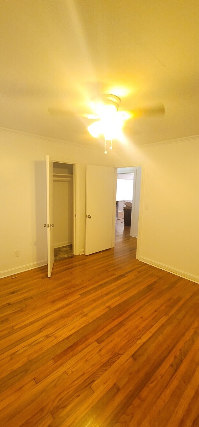 Building Photo - 1208 N Park Ave