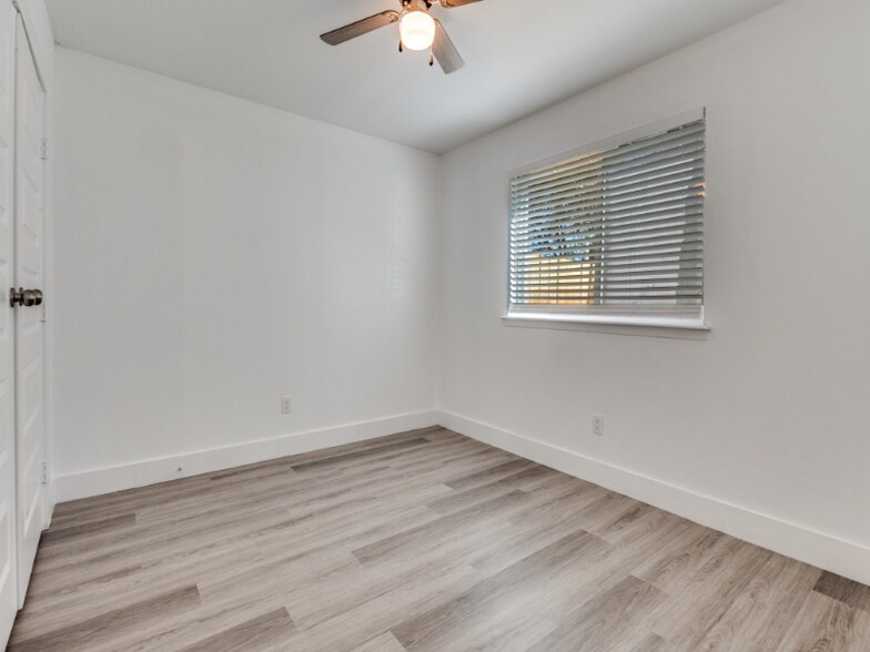 Building Photo - 715 Botany Bay Dr