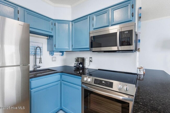 Building Photo - Fully Furnished Condo Available Short Term