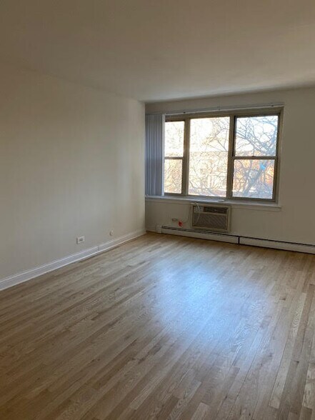 Building Photo - 3710 N Pine Grove Ave