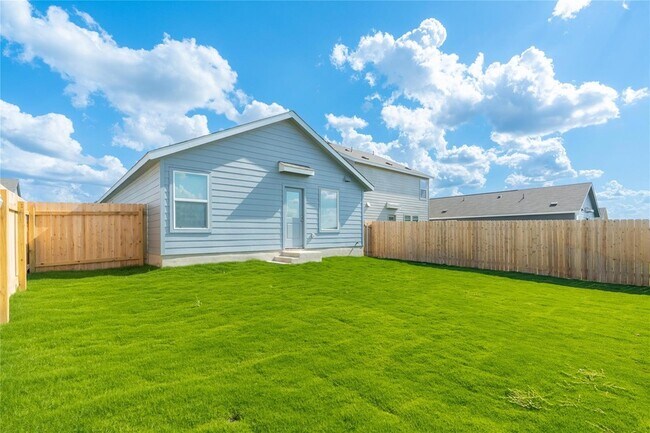 Building Photo - 336 Cowpoke Dr