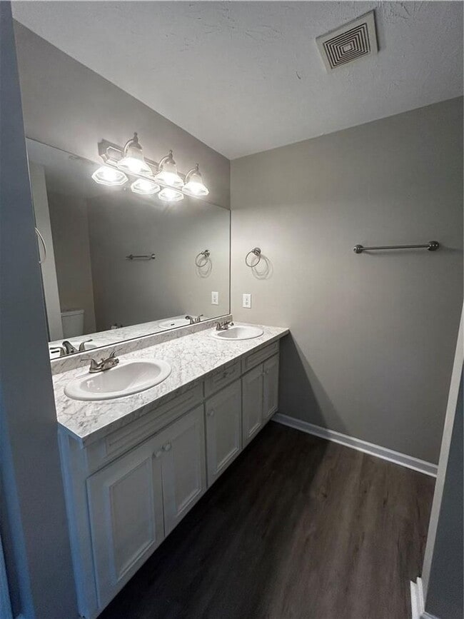 Building Photo - 249 Deerfield Ct