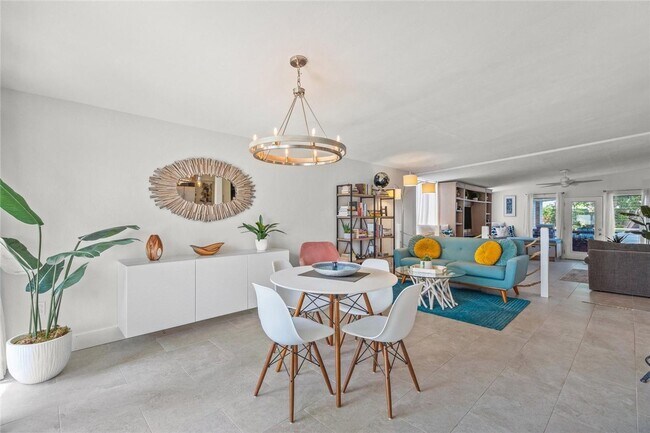 Building Photo - 2/2 luxury pool home in Sarasota, unfurnished annual rental