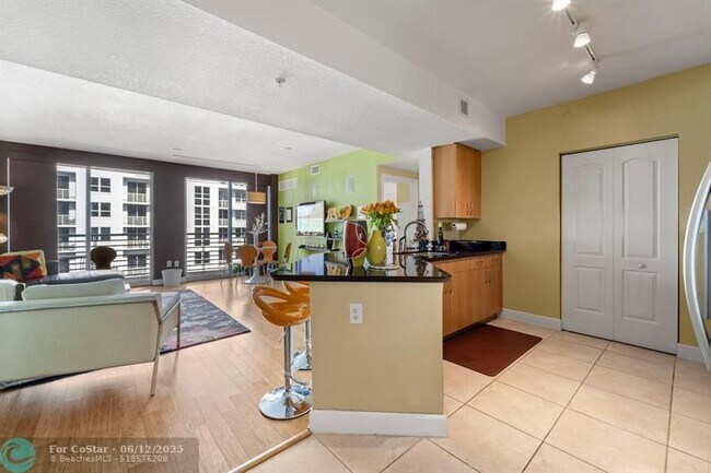 Building Photo - 1830 Radius Dr