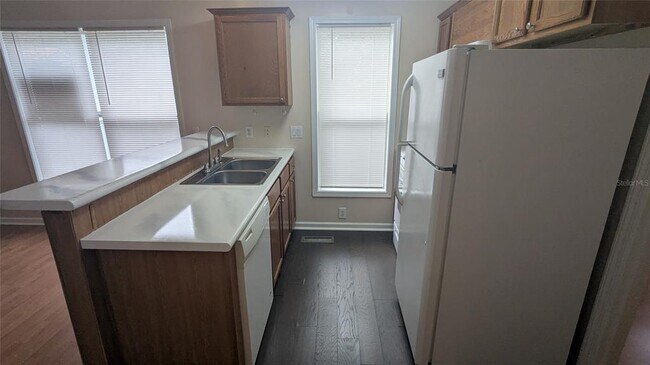 Building Photo - 2905 SW Archer Rd