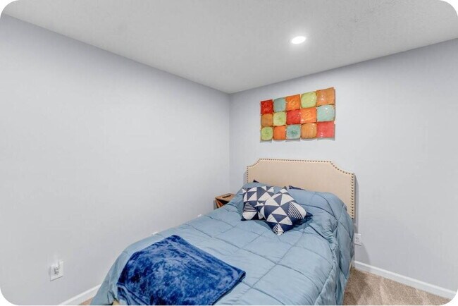Building Photo - Furnished 1-Bedroom Apartment with Private Entrance and Free Laundry