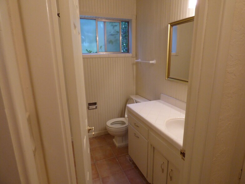 Downstairs Bath - 6016 S Land Park Dr