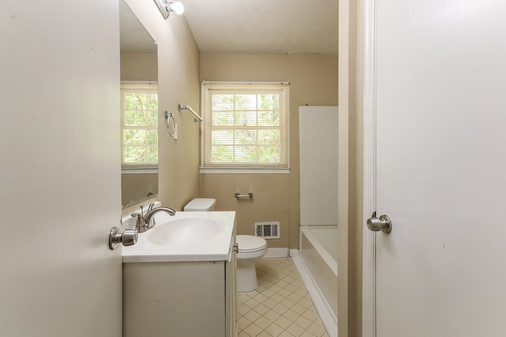 Building Photo - 4649 Danna Dr
