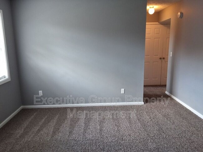 Building Photo - 355 Elmwood Dr