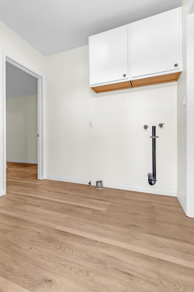Building Photo - 4731 W 137th Pl