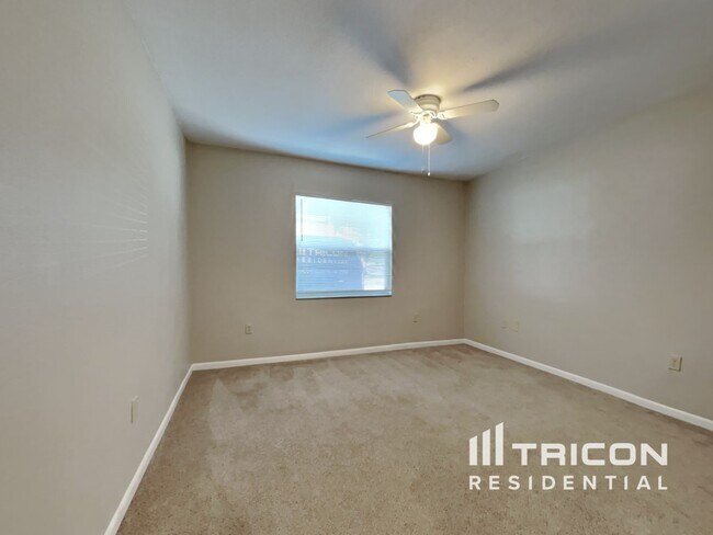 Building Photo - 10951 110th Ave N