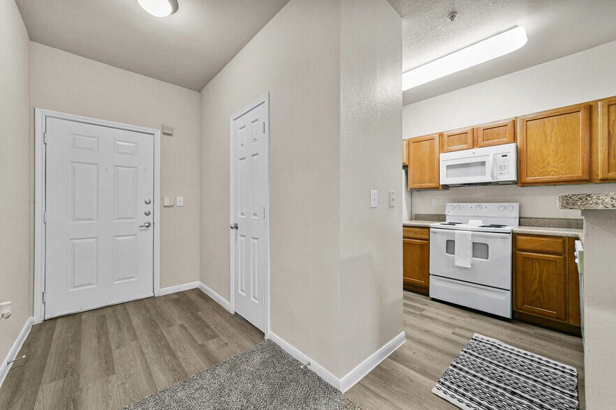 Inwood On The Park 5720 Forest Park Dallas TX 75235 Apartment Finder