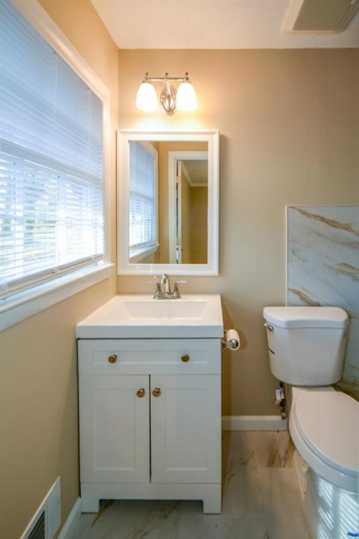 Building Photo - 1316 White Oak St SE