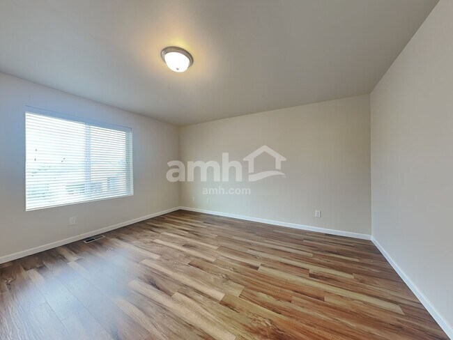 Building Photo - 2741 Link Ave