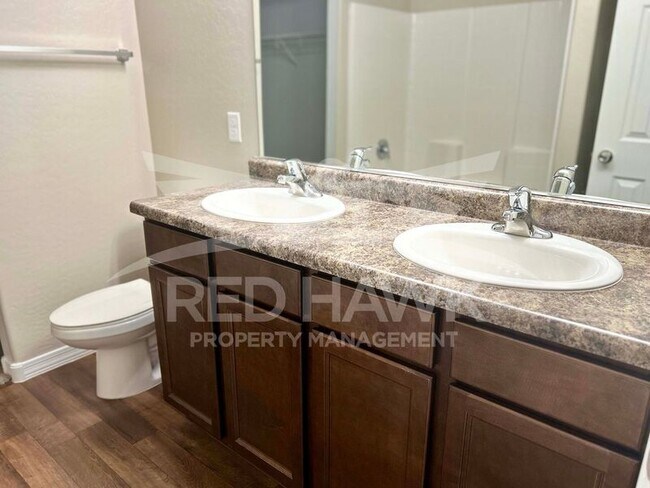 Building Photo - 1050 Kachina Dr