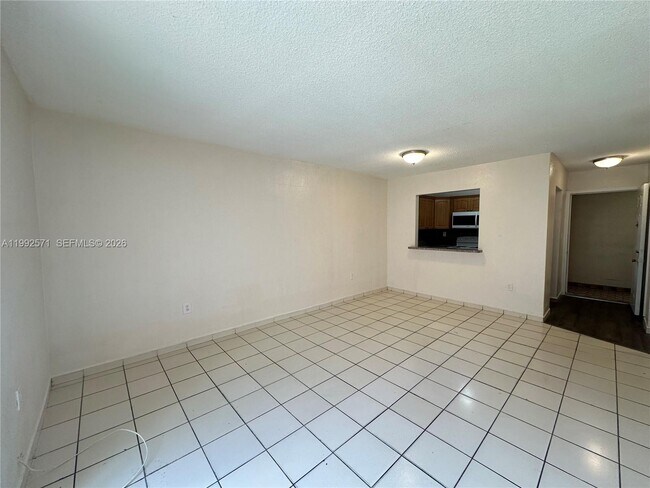 Building Photo - 1008 NW 45th Ave