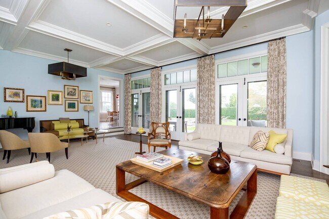 Building Photo - 32 Sagg Rd