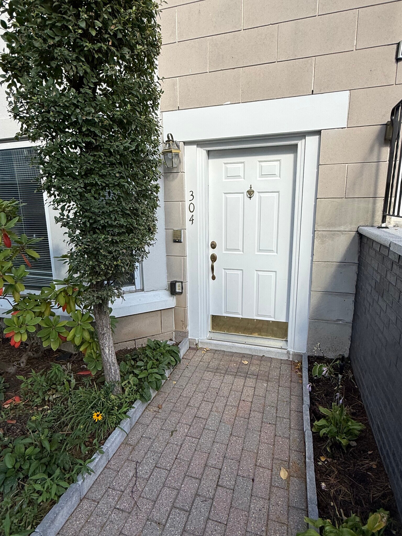 Building Photo - 304 Saint Michaels Walk