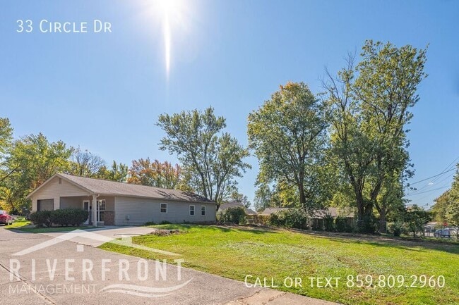 Building Photo - 33 Circle Dr